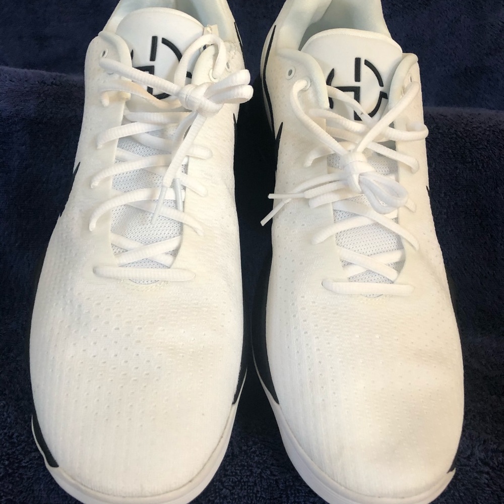 New Nike Hyperdunk 2017 size 16.5